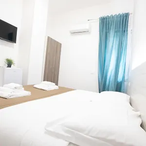 Bed & Breakfast Hall In, Naples